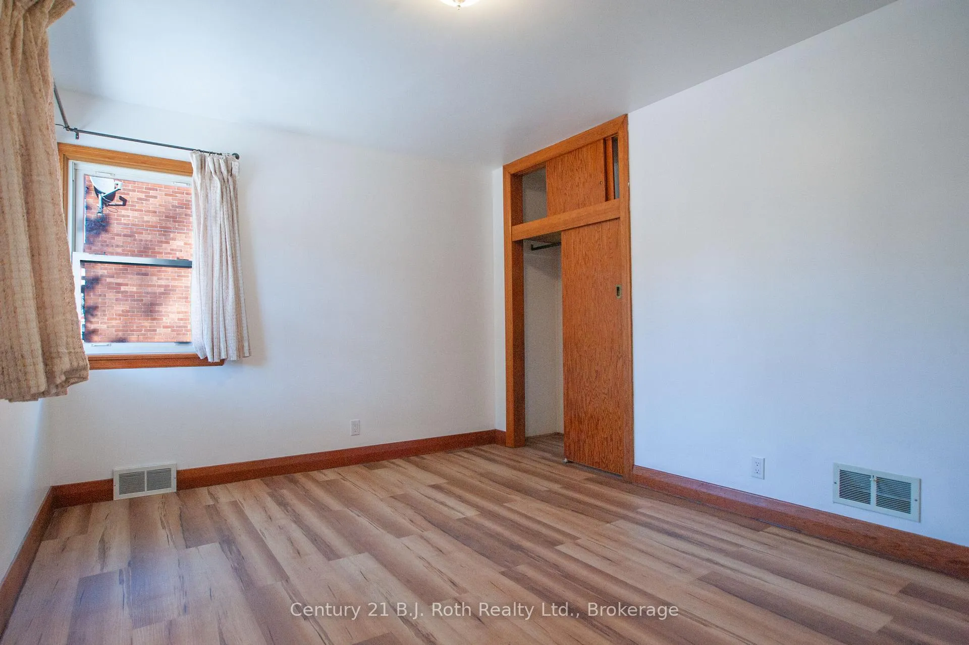 Photo 7 of Unit Main, 639 Yonge Street, Midland — HOMEH