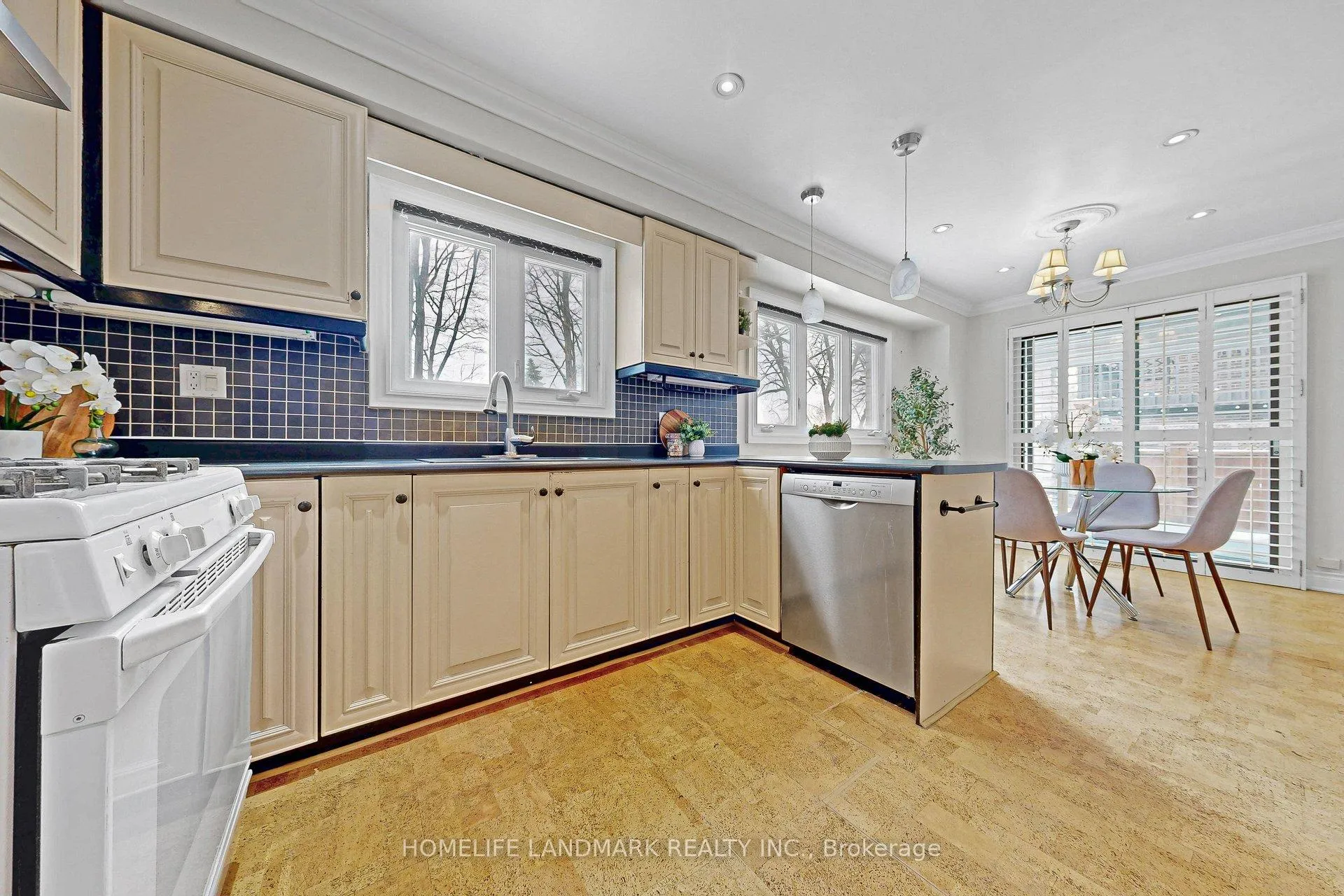 Photo 9 of 51 Emeline Crescent, Markham, Markham Village — HOMEH