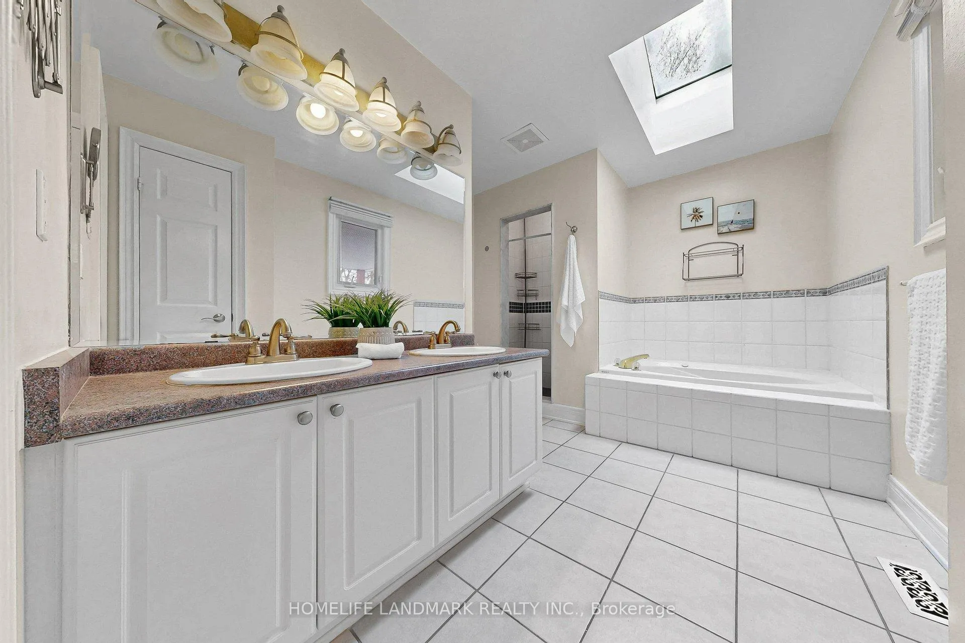 Photo 28 of 51 Emeline Crescent, Markham, Markham Village — HOMEH