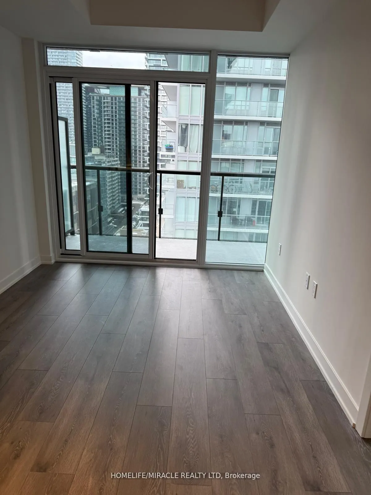 Photo 2 of Unit 1805, 127 Broadway Avenue, Toronto, Mount Pleasant West — HOMEH