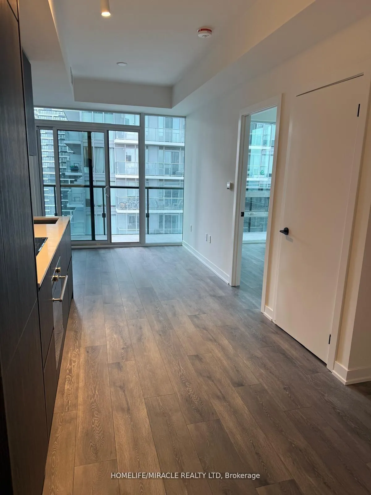 Photo 7 of Unit 1805, 127 Broadway Avenue, Toronto, Mount Pleasant West — HOMEH