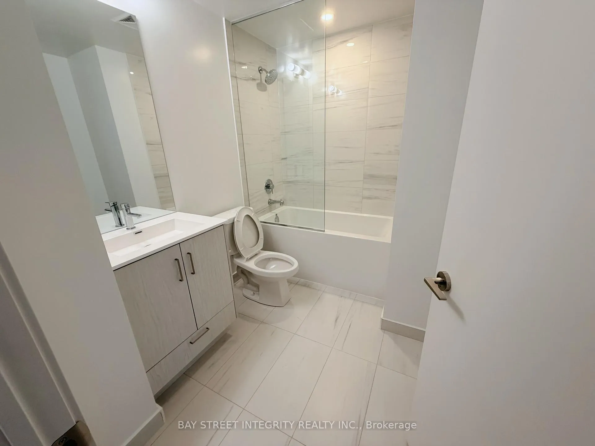Photo 10 of Unit 3315, 180 Front Street E, Toronto, Moss Park — HOMEH