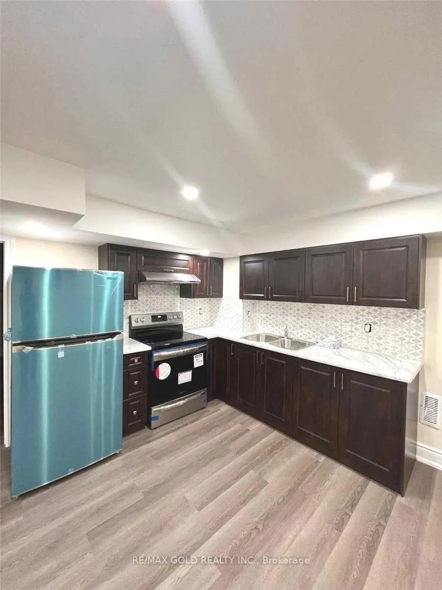 Photo 3 of 64 Leadership Drive, Brampton, Credit Valley — HOMEH