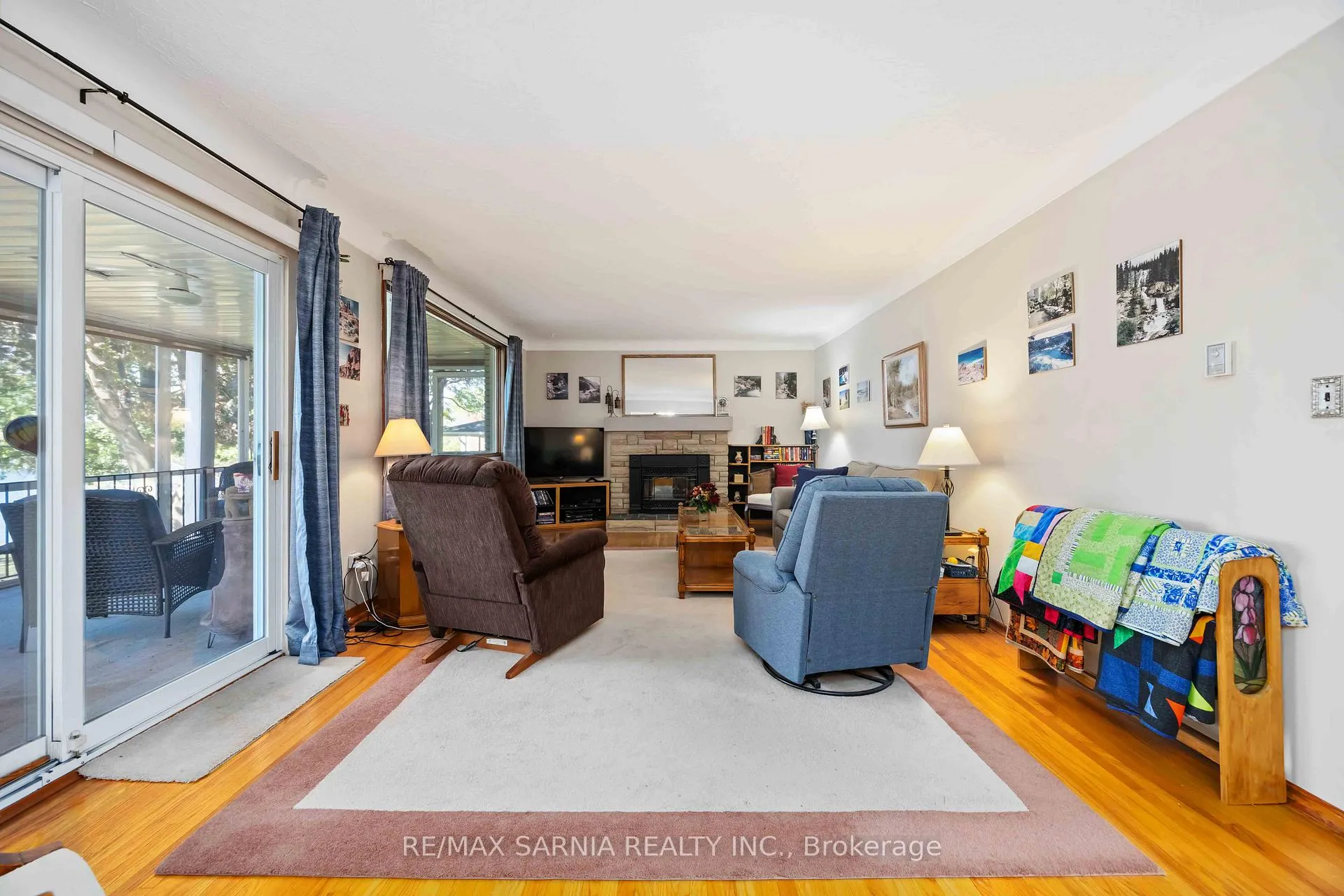 Photo 3 of 563 Riverside Drive, St. Clair — HOMEH