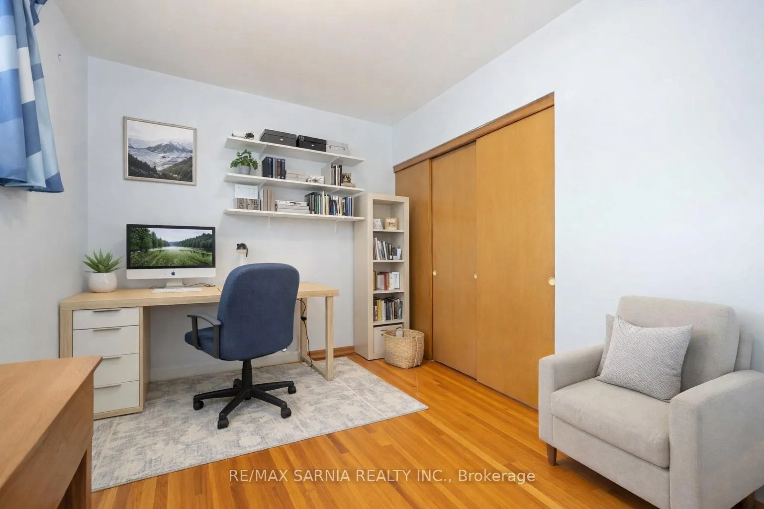 Photo 14 of 563 Riverside Drive, St. Clair — HOMEH