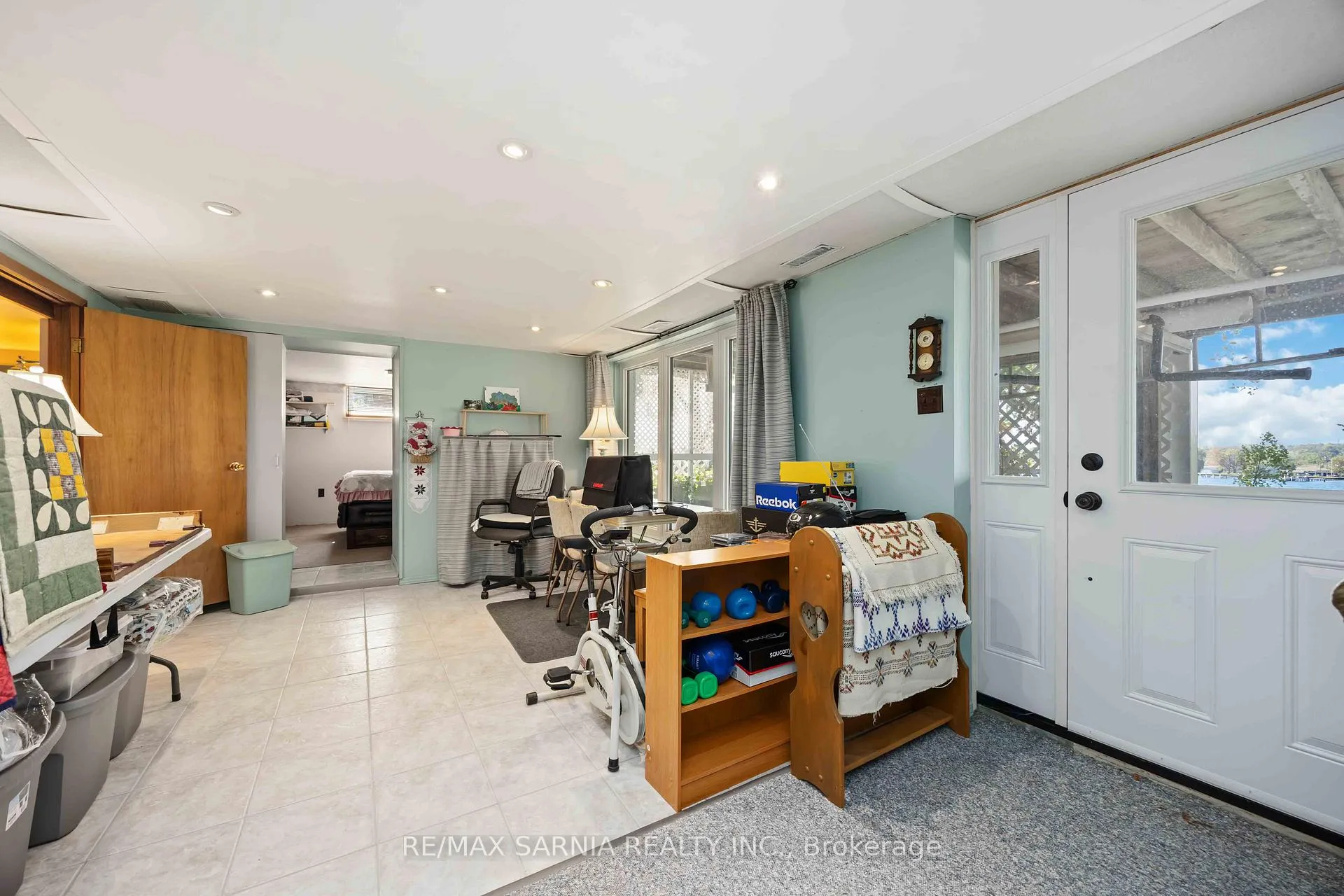 Photo 19 of 563 Riverside Drive, St. Clair — HOMEH