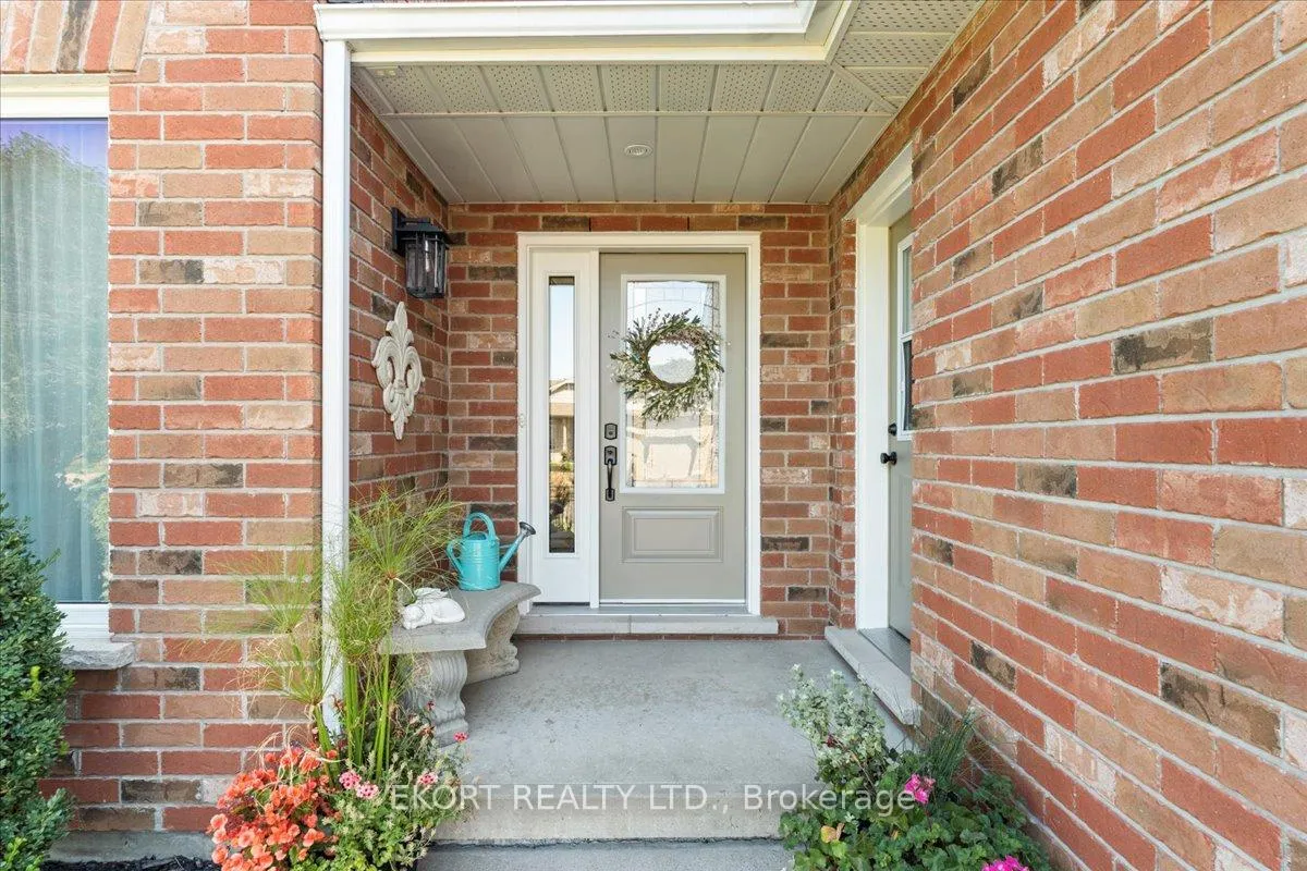 Photo 3 of 9 Huron Lane, Belleville, Belleville Ward — HOMEH