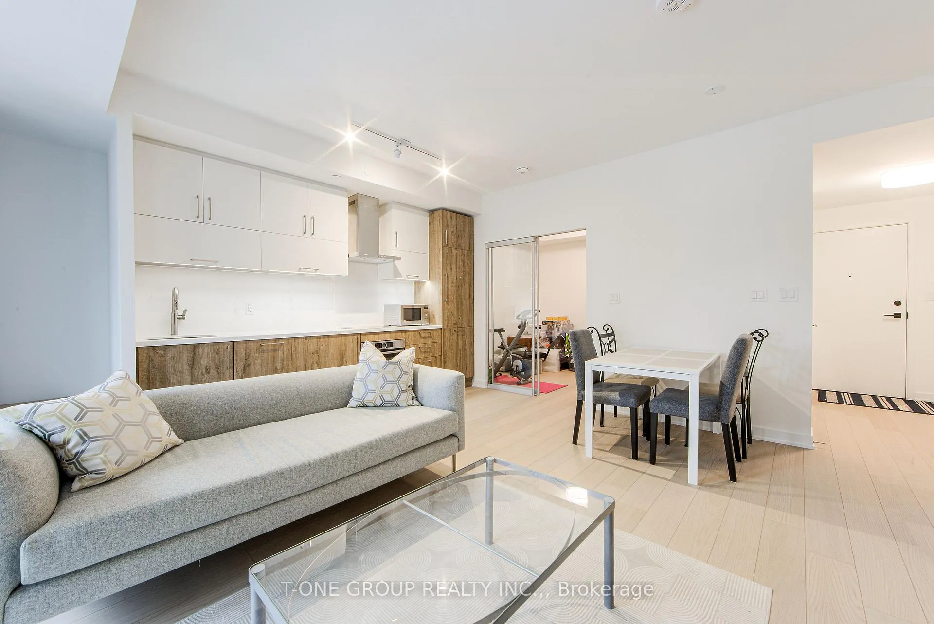 Photo 8 of Unit 912B, 292 Verdale Crossing, Markham, Unionville — HOMEH
