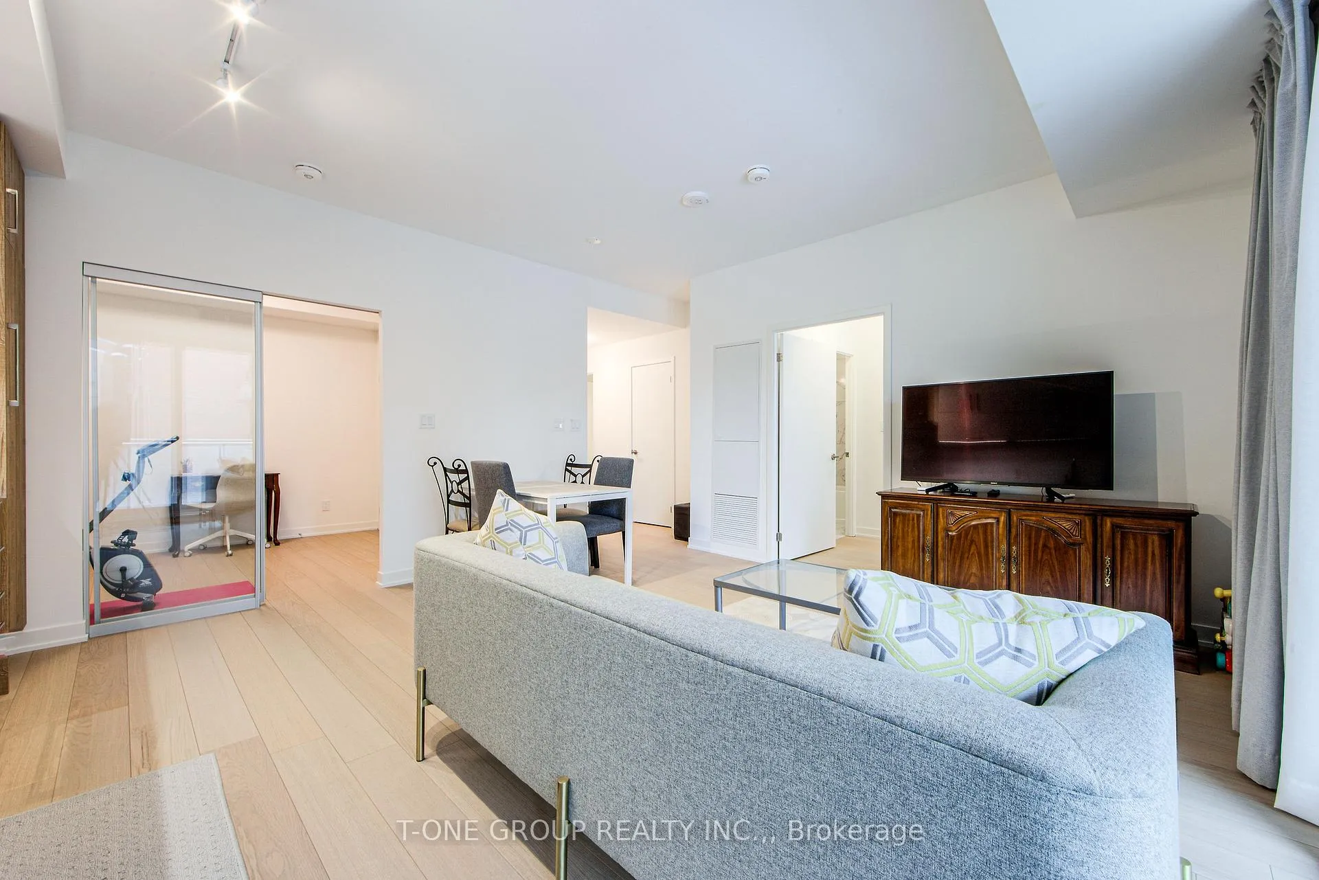 Photo 11 of Unit 912B, 292 Verdale Crossing, Markham, Unionville — HOMEH