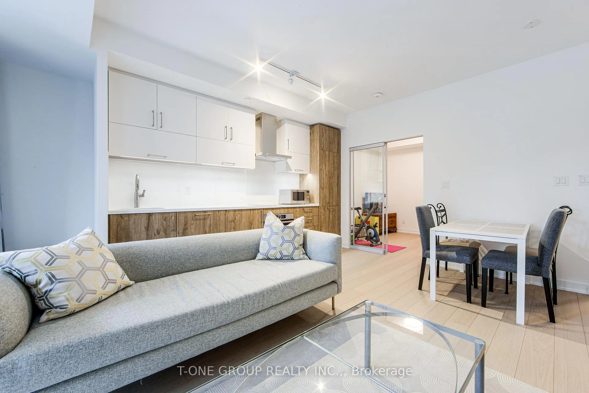 Photo 12 of Unit 912B, 292 Verdale Crossing, Markham, Unionville — HOMEH