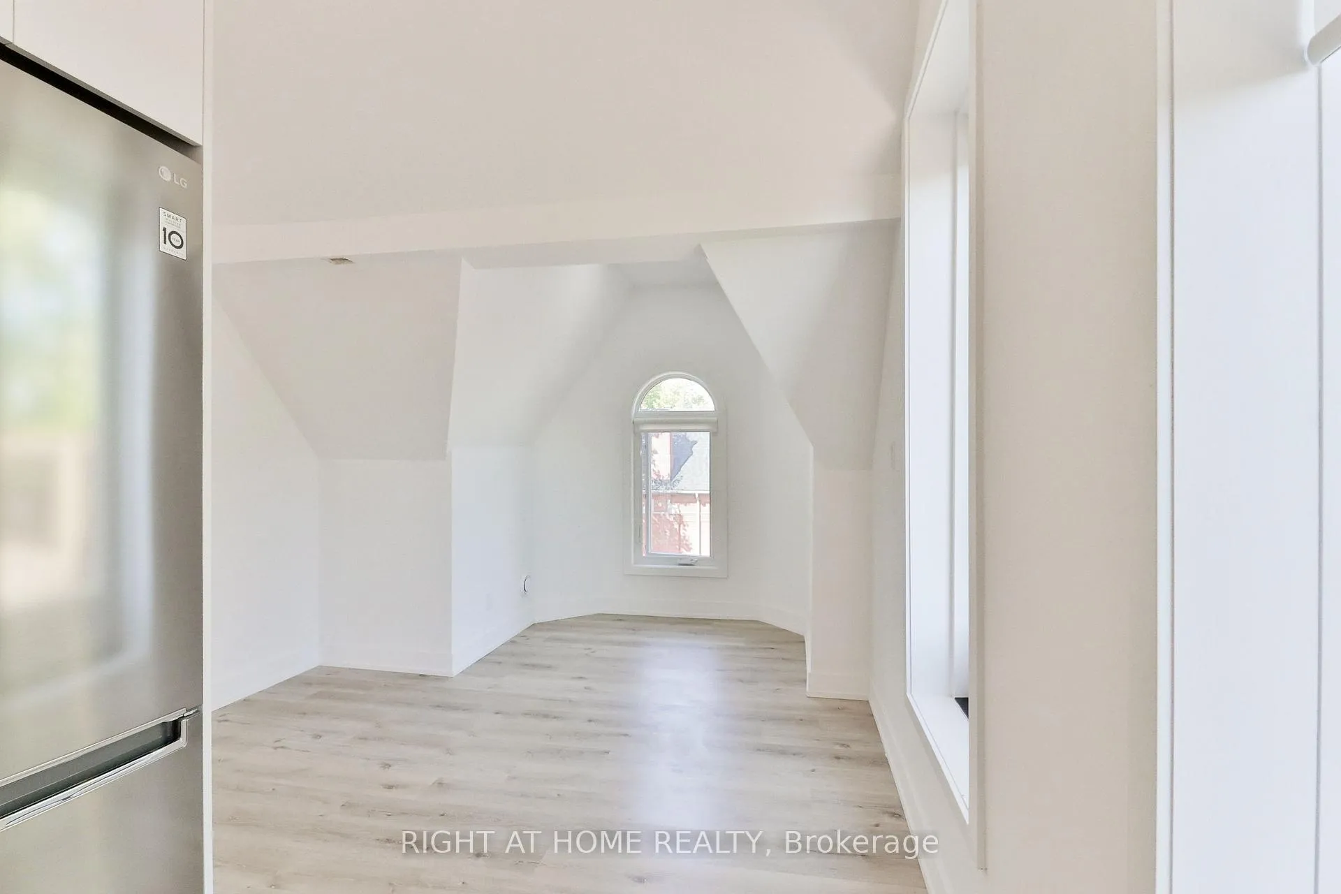 Photo 17 of 45 Brock Avenue, Toronto, South Parkdale — HOMEH