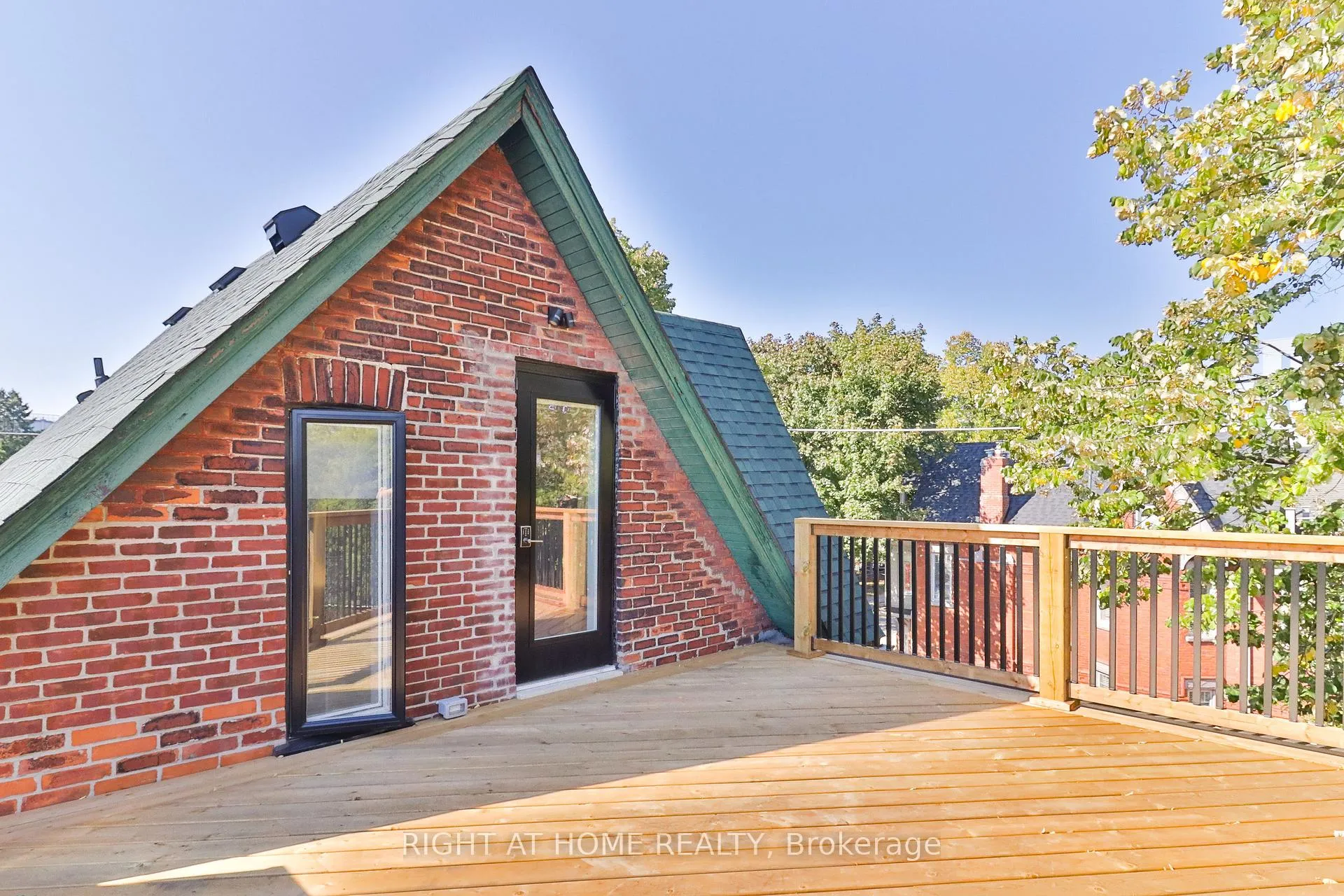 Photo 21 of 45 Brock Avenue, Toronto, South Parkdale — HOMEH