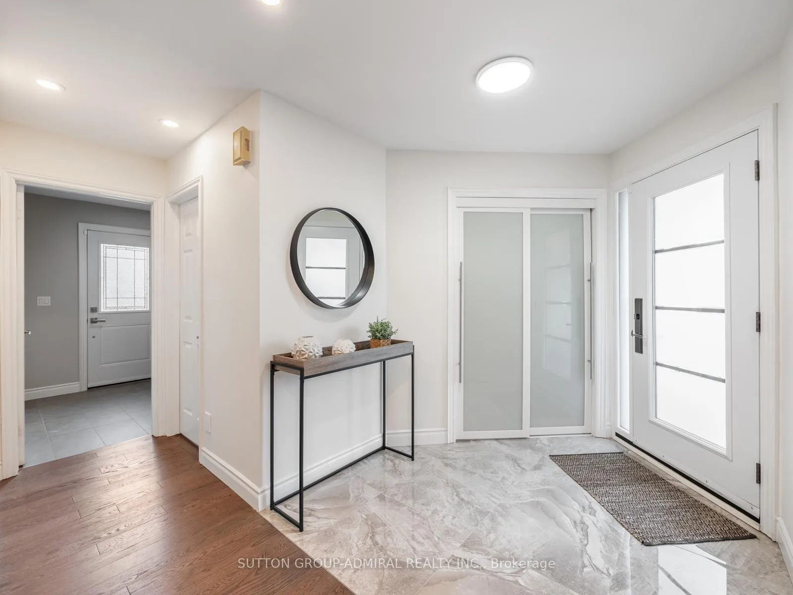 Photo 3 of 110 Conley Street, Vaughan, Lakeview Estates — HOMEH