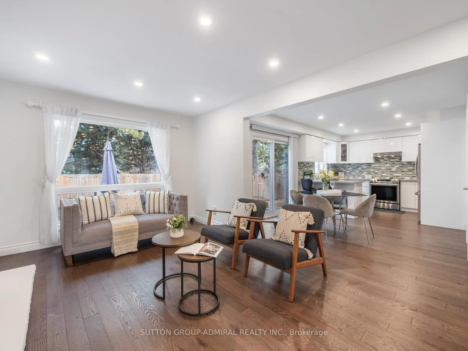 Photo 13 of 110 Conley Street, Vaughan, Lakeview Estates — HOMEH
