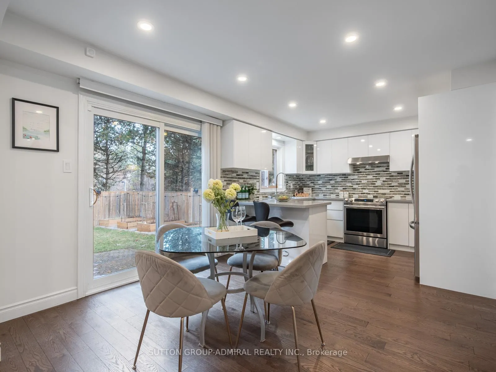 Photo 14 of 110 Conley Street, Vaughan, Lakeview Estates — HOMEH