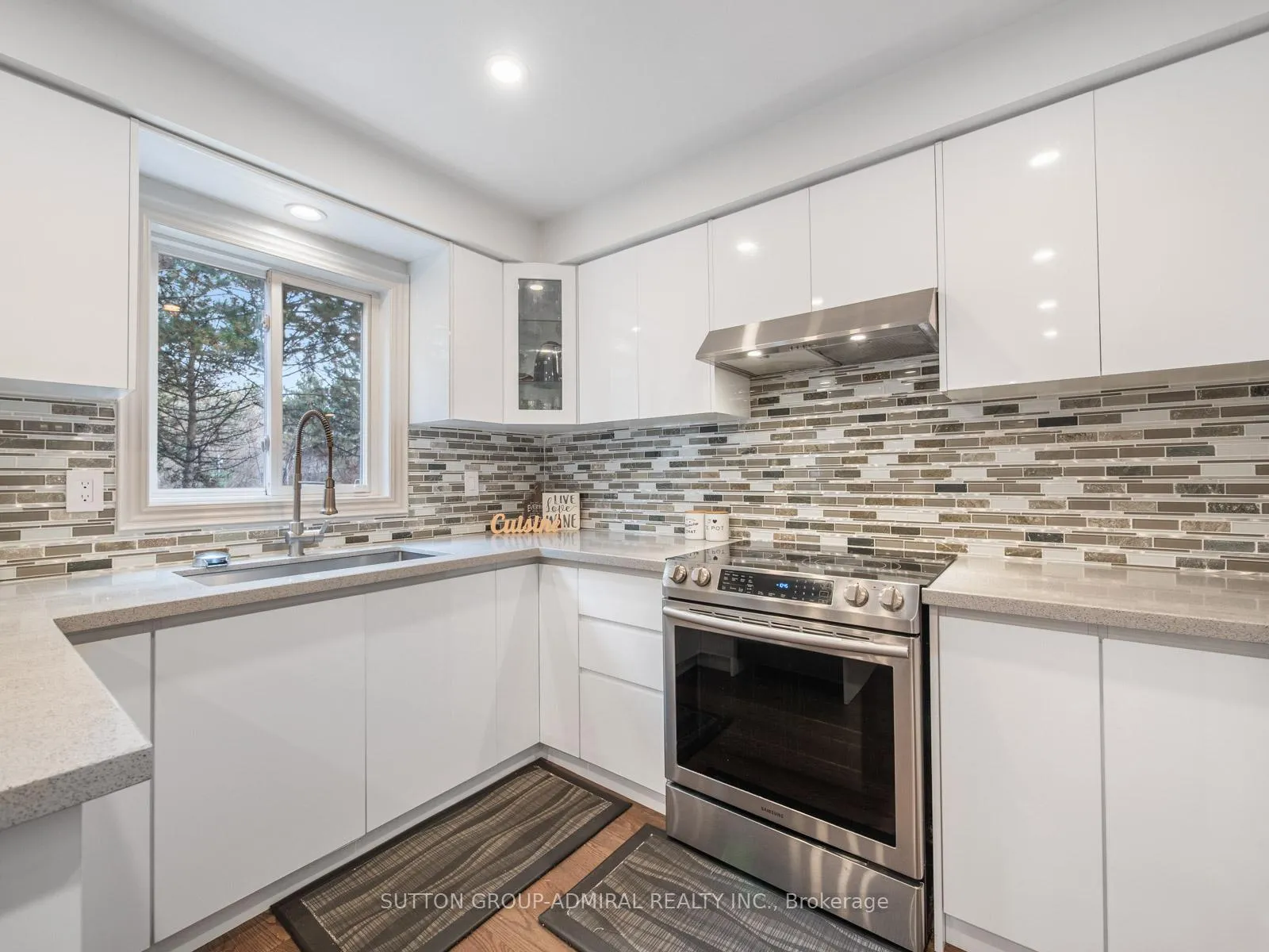 Photo 18 of 110 Conley Street, Vaughan, Lakeview Estates — HOMEH