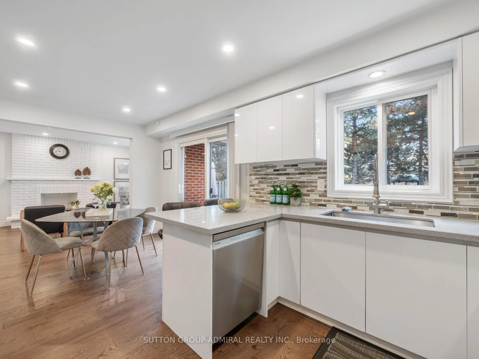 Photo 19 of 110 Conley Street, Vaughan, Lakeview Estates — HOMEH