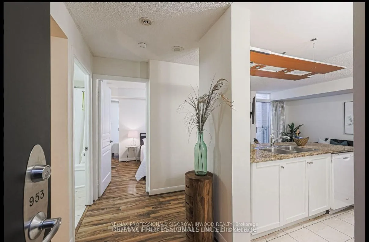 Photo 2 of Unit 953, 313 Richmond Street E, Toronto, Moss Park — HOMEH