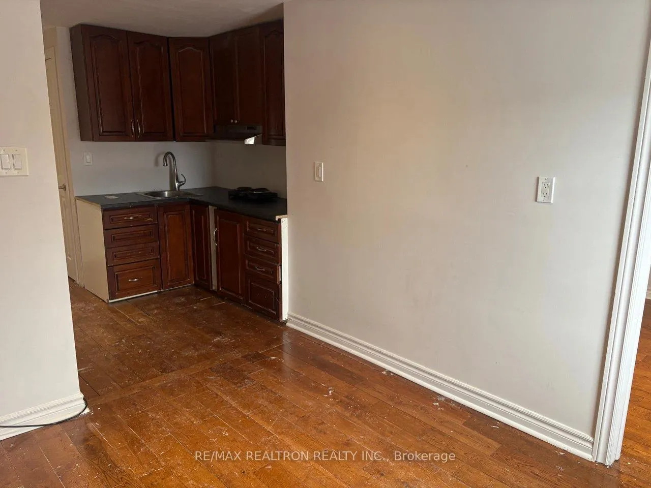 Photo 2 of Unit A, 15403 Yonge Street, Aurora, Aurora Village — HOMEH