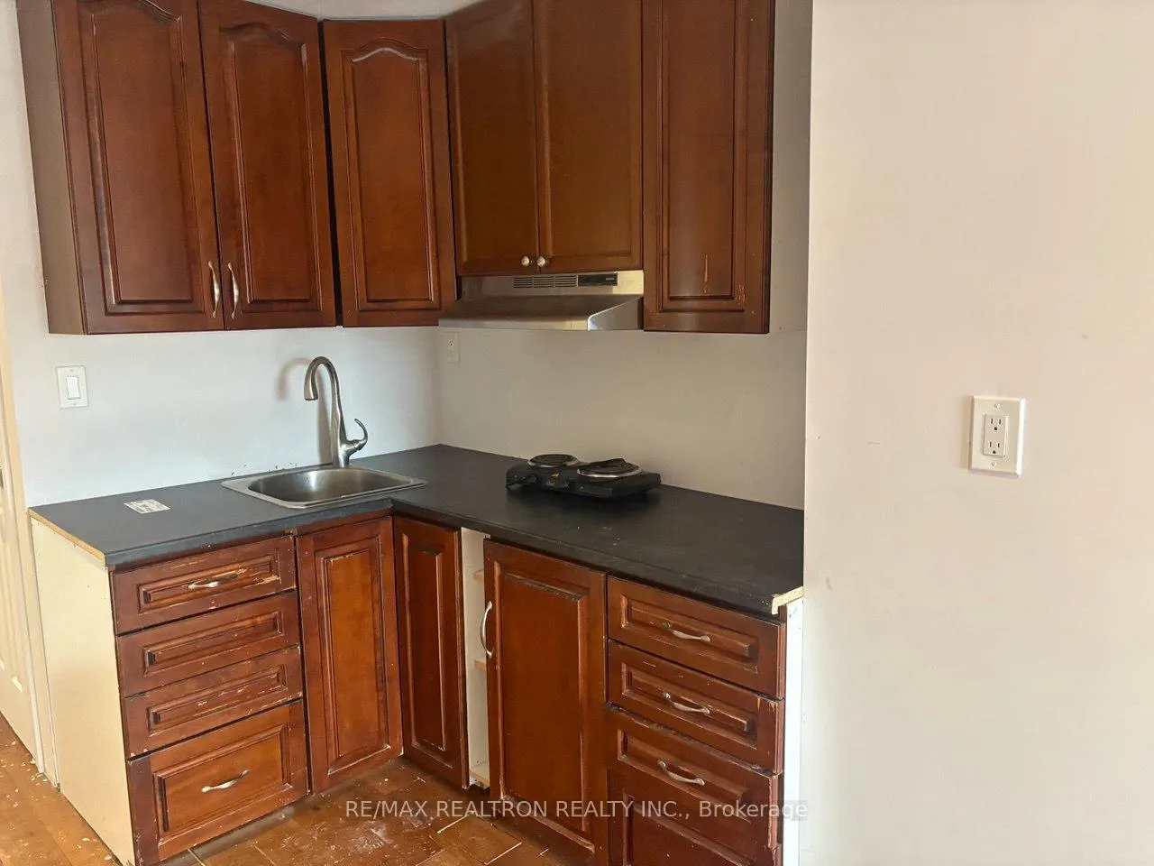 Photo 6 of Unit A, 15403 Yonge Street, Aurora, Aurora Village — HOMEH