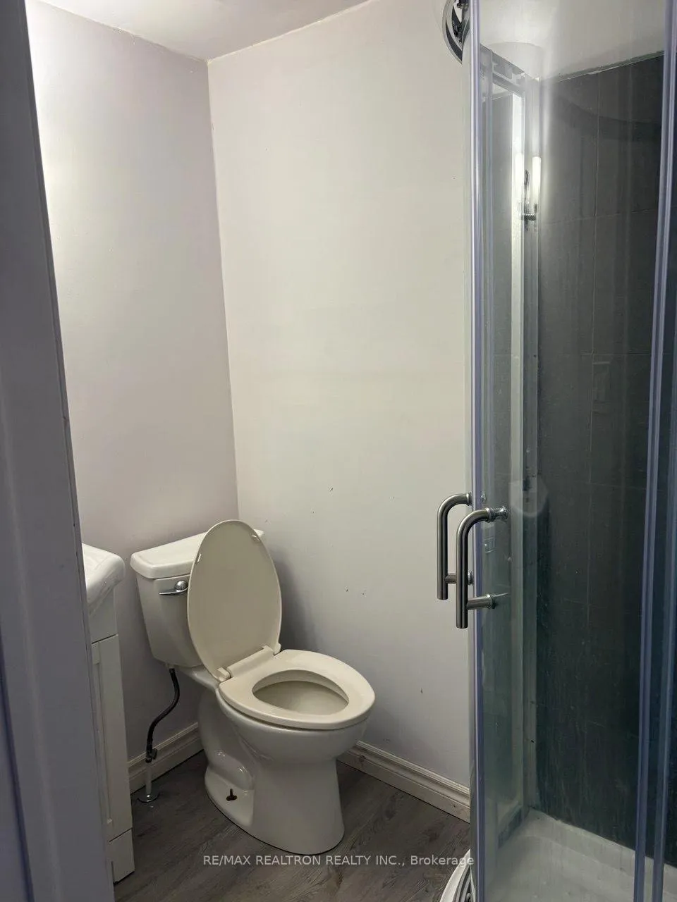 Photo 9 of Unit A, 15403 Yonge Street, Aurora, Aurora Village — HOMEH
