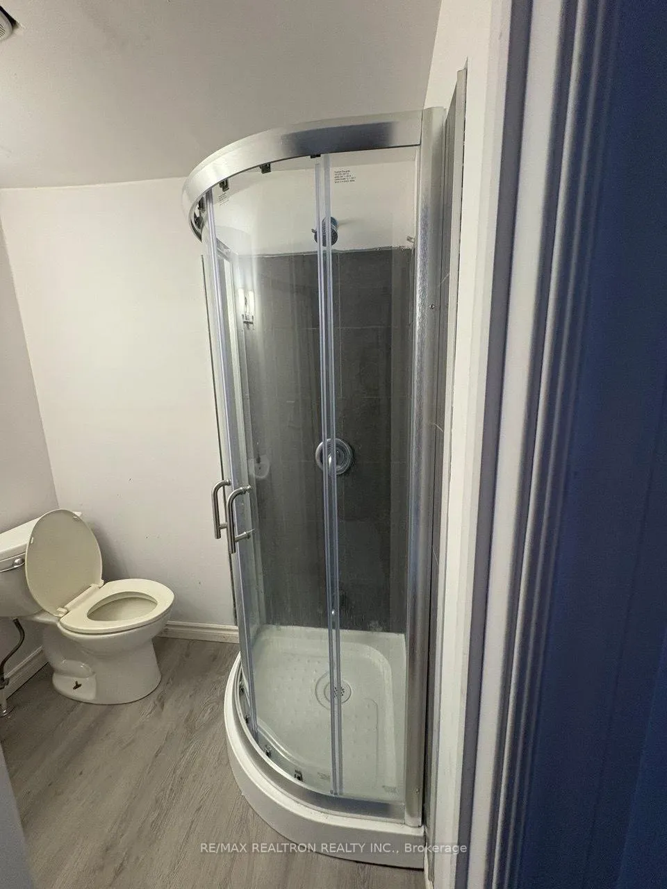 Photo 10 of Unit A, 15403 Yonge Street, Aurora, Aurora Village — HOMEH