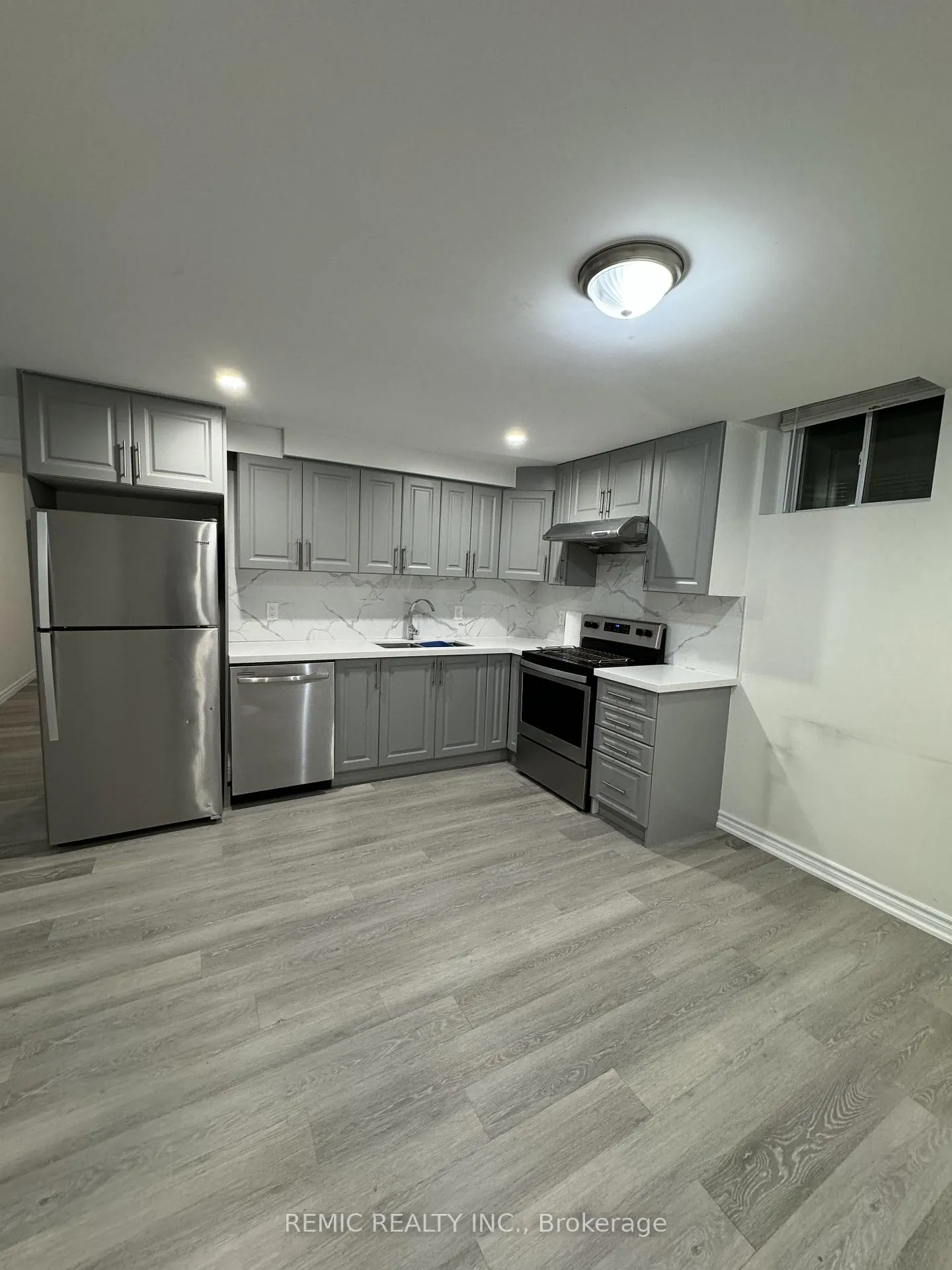 Photo 1 of 40 Crombie Street, Clarington, Bowmanville — HOMEH