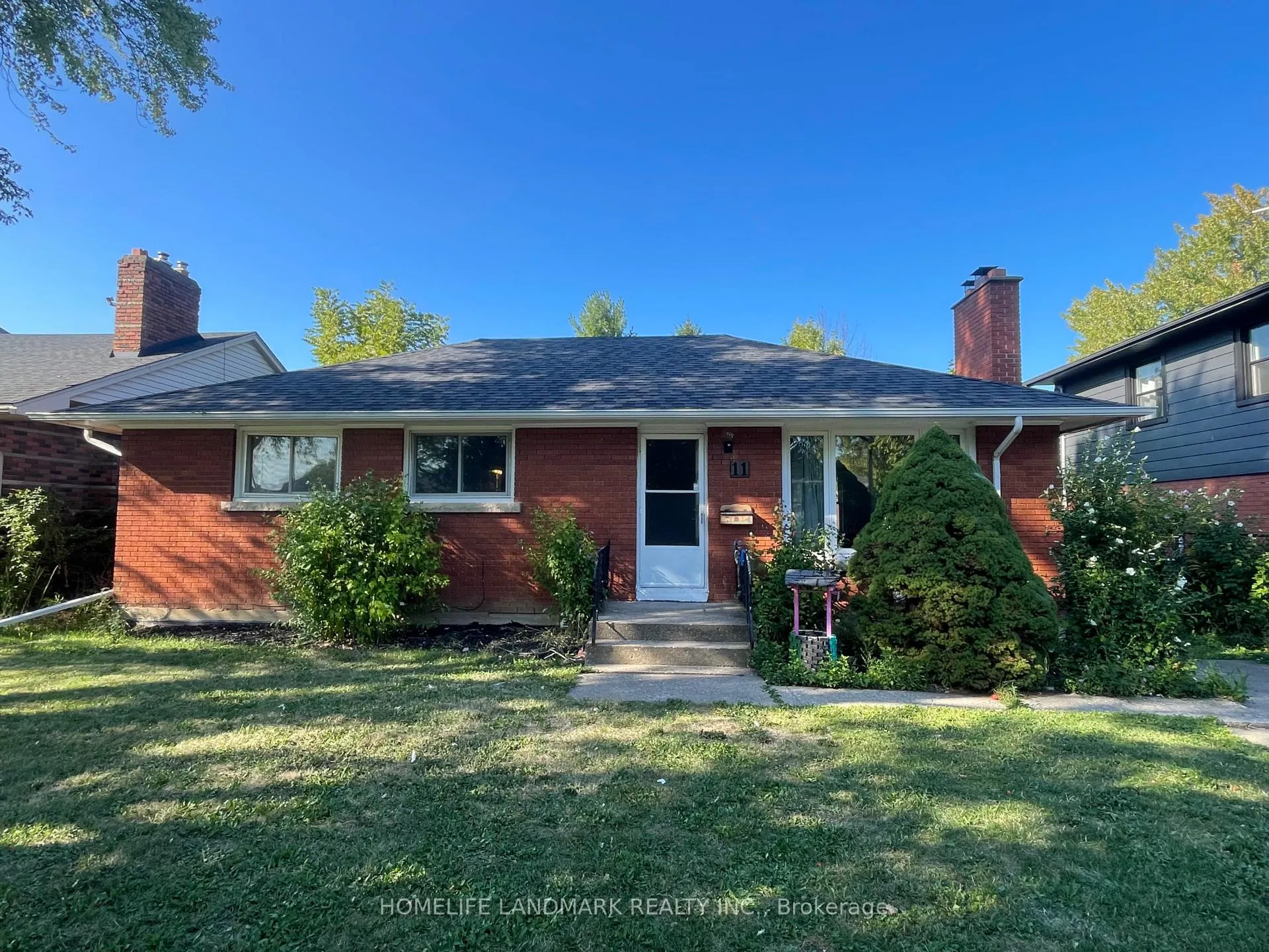 Photo 1 of 11 Byrne Boulevard, St. Catharines, Glendale/Glenridge — HOMEH