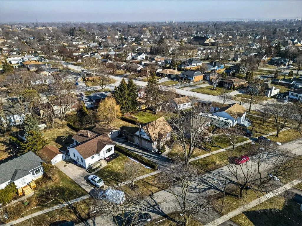 Photo 6 of 6 Grammar Avenue, St. Catharines, Vine/Linwell — HOMEH