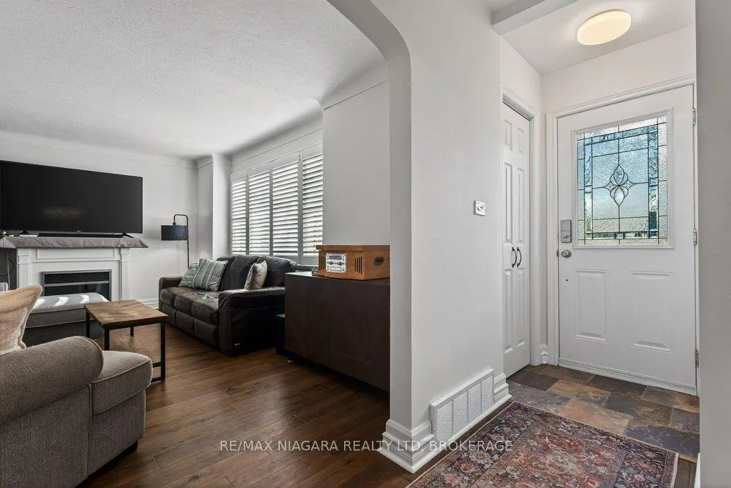 Photo 8 of 6 Grammar Avenue, St. Catharines, Vine/Linwell — HOMEH