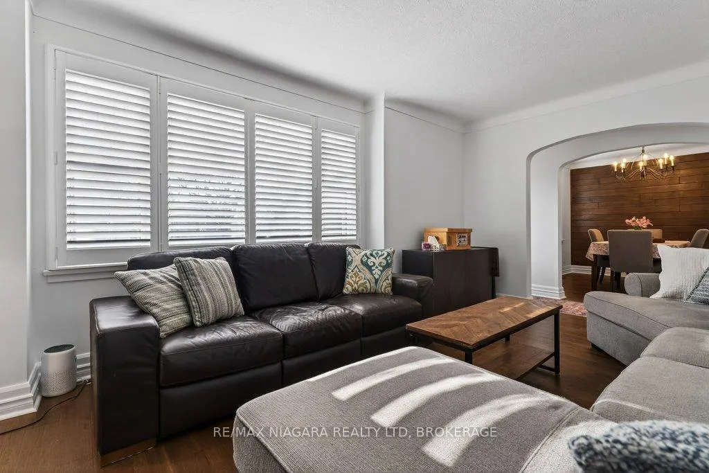 Photo 11 of 6 Grammar Avenue, St. Catharines, Vine/Linwell — HOMEH