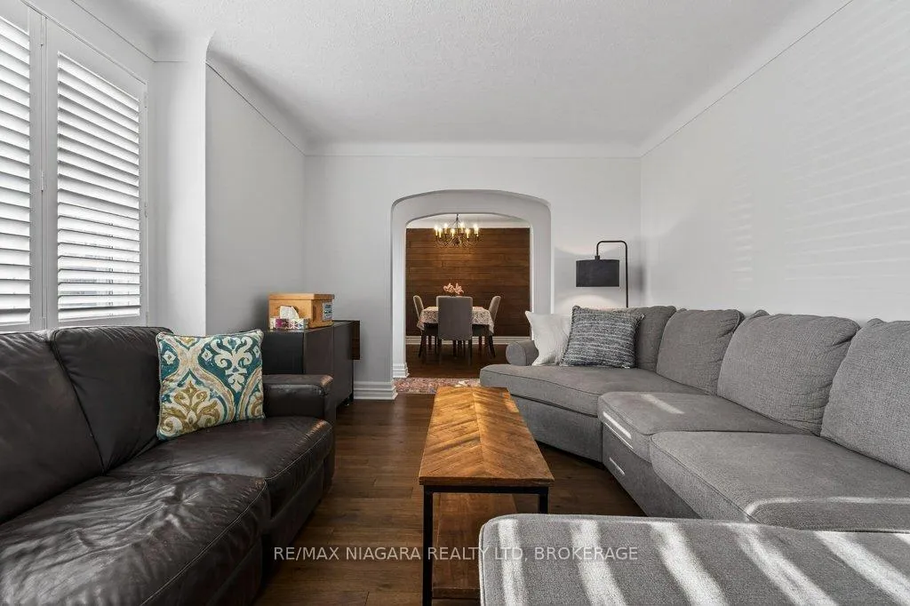 Photo 12 of 6 Grammar Avenue, St. Catharines, Vine/Linwell — HOMEH