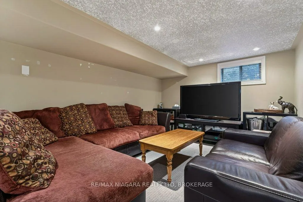 Photo 32 of 6 Grammar Avenue, St. Catharines, Vine/Linwell — HOMEH