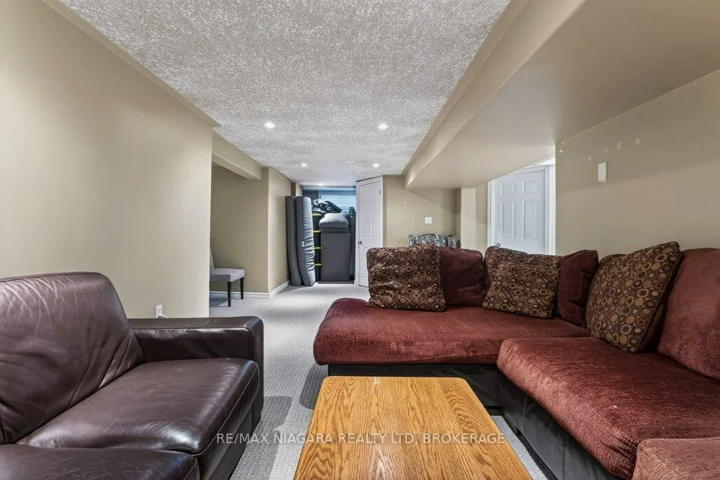 Photo 33 of 6 Grammar Avenue, St. Catharines, Vine/Linwell — HOMEH