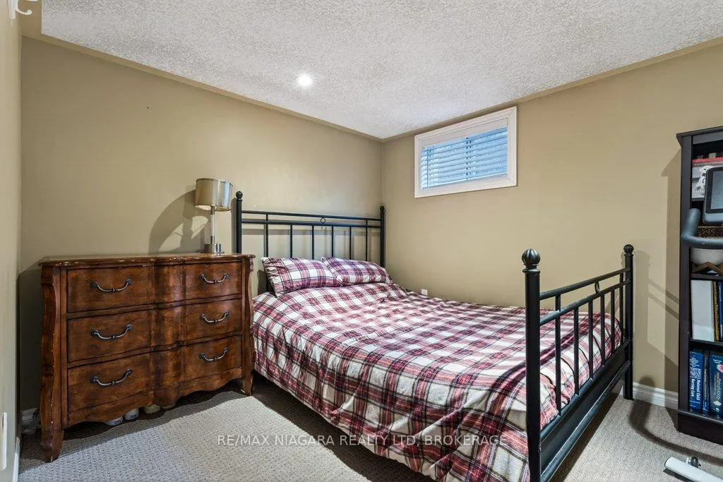Photo 35 of 6 Grammar Avenue, St. Catharines, Vine/Linwell — HOMEH