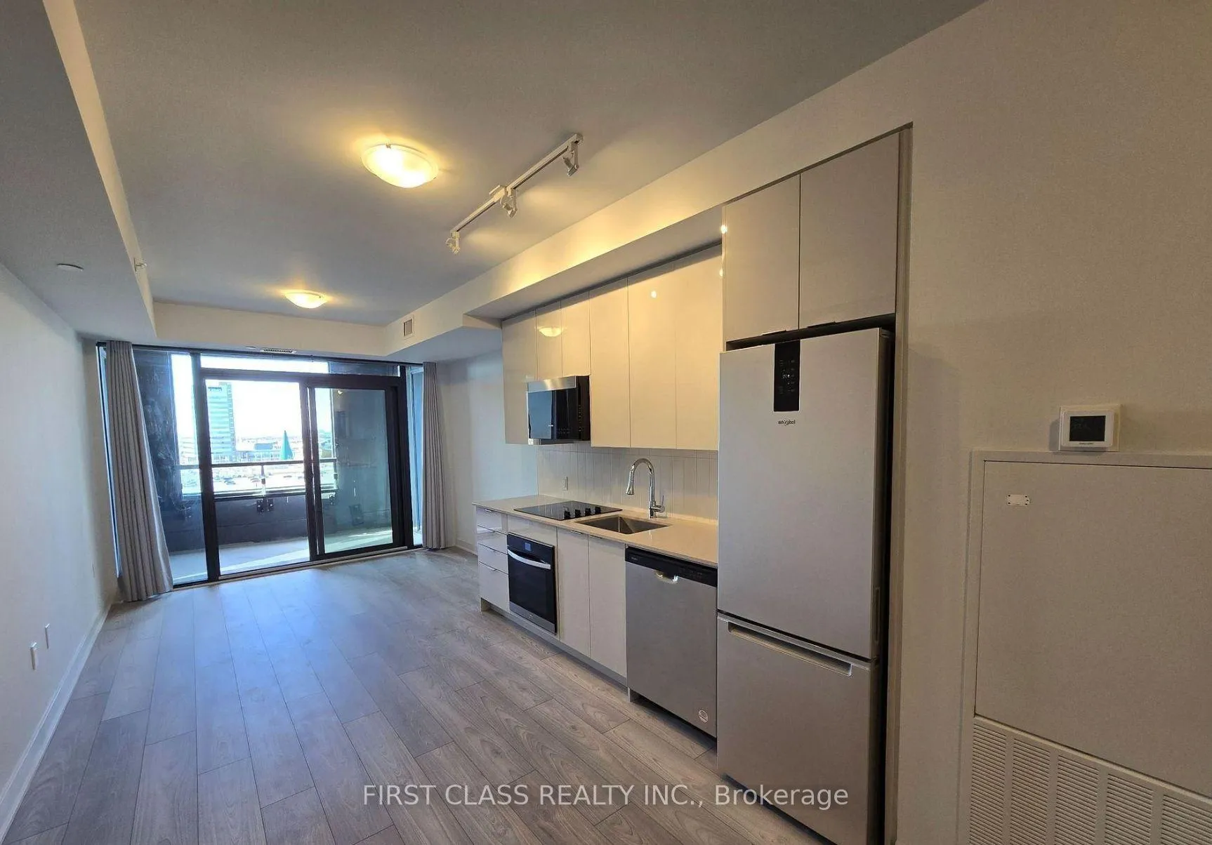 Photo 5 of Unit 1813, 2920 Highway 7, Vaughan, Concord — HOMEH