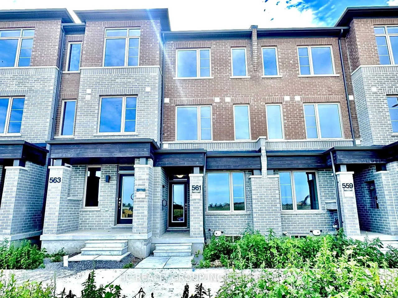 Photo 1 of 561 Vine Cliff Boulevard, Markham, Rural Markham — HOMEH