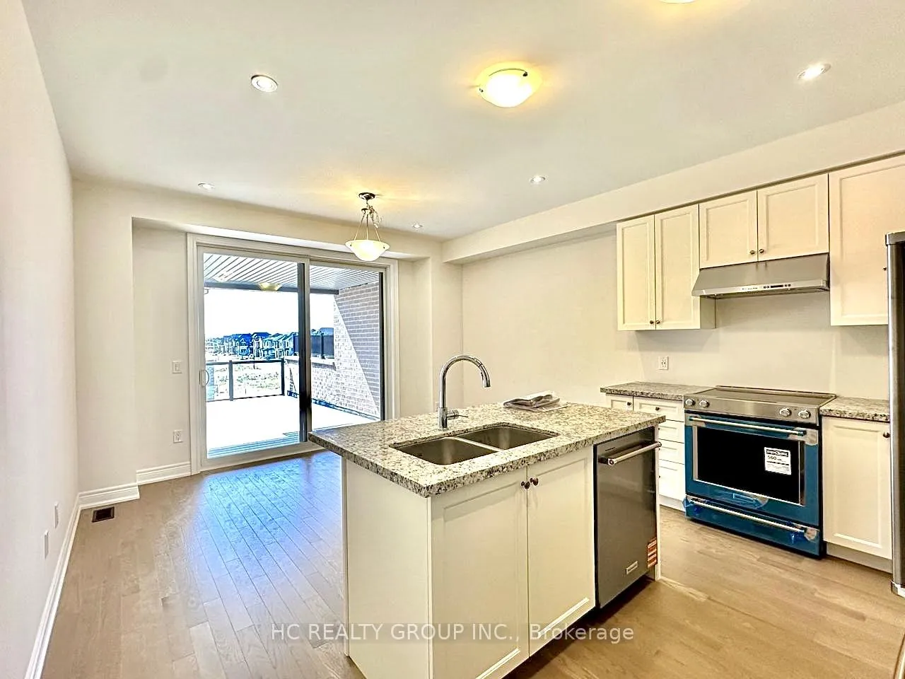 Photo 2 of 561 Vine Cliff Boulevard, Markham, Rural Markham — HOMEH