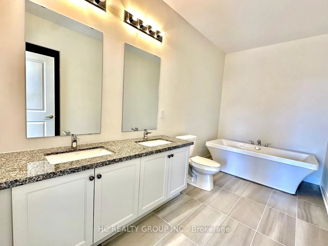 Photo 6 of 561 Vine Cliff Boulevard, Markham, Rural Markham — HOMEH