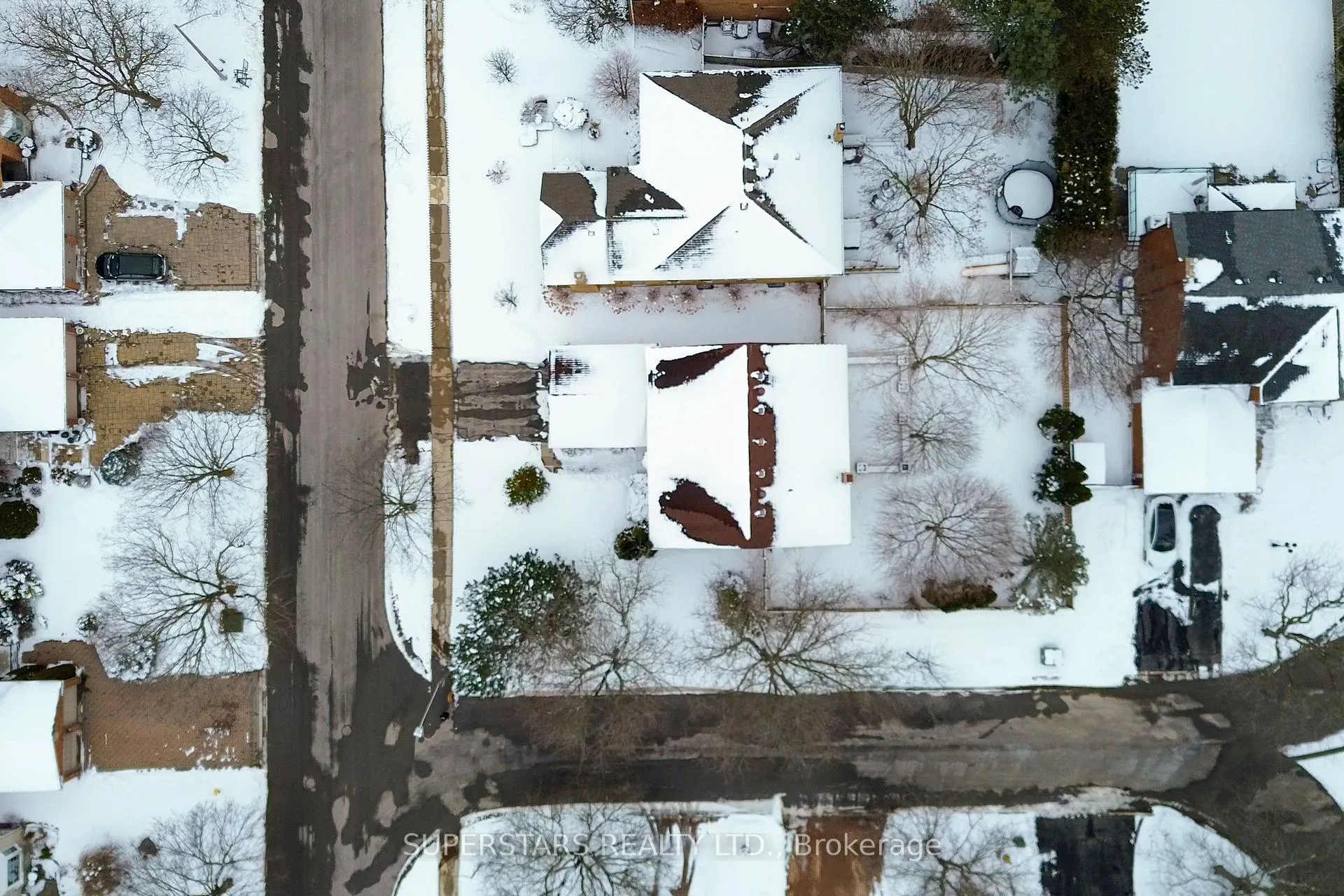 Photo 3 of 12 Aitken Circle, Markham, Unionville — HOMEH