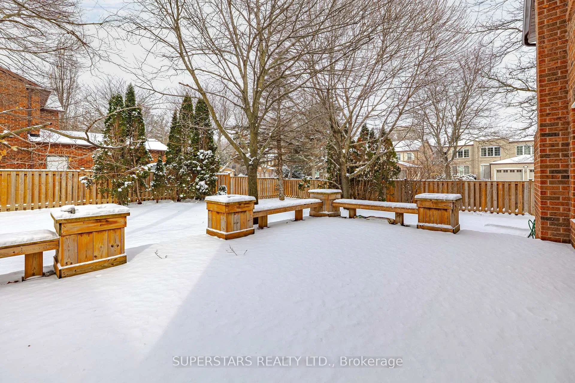 Photo 4 of 12 Aitken Circle, Markham, Unionville — HOMEH