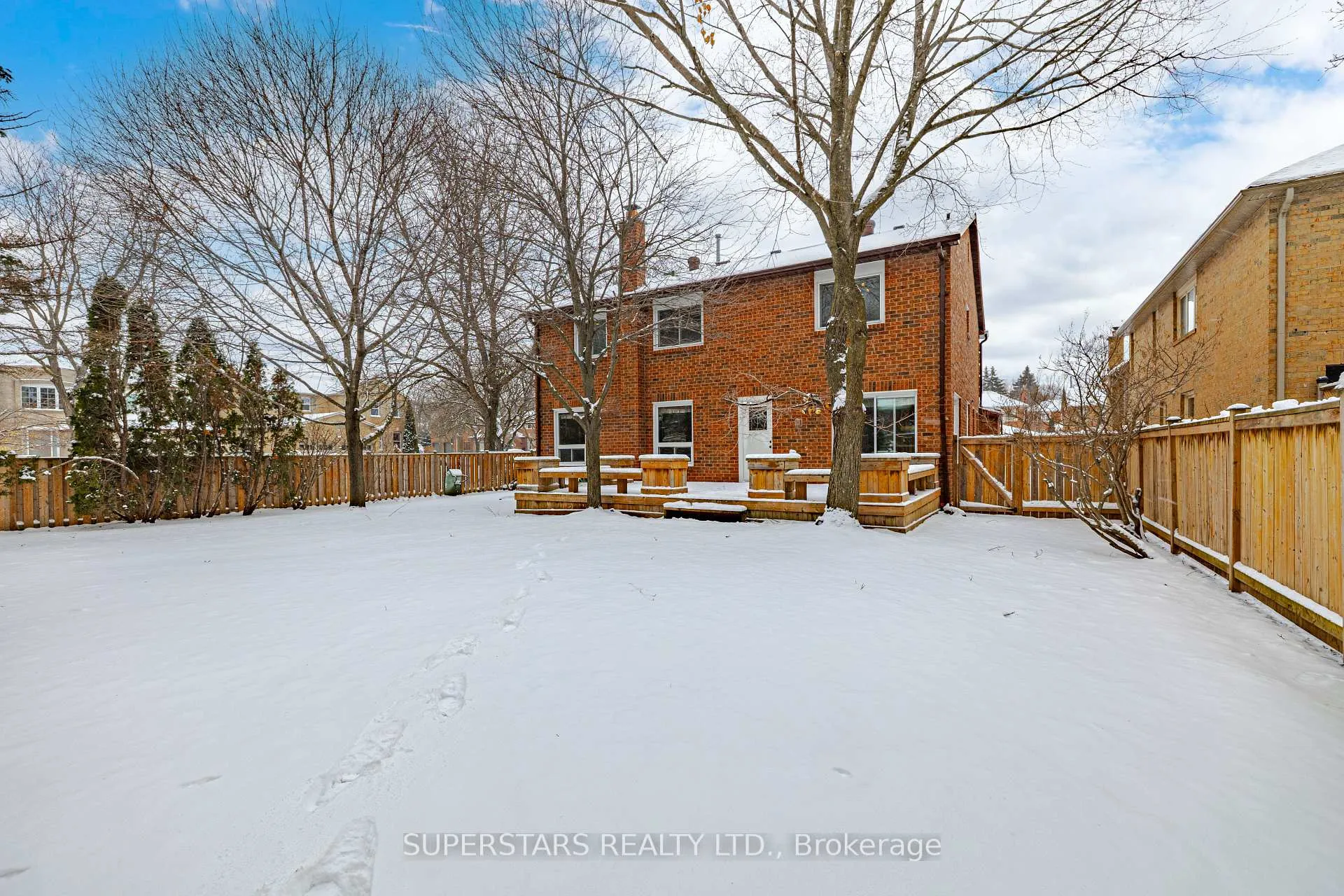Photo 5 of 12 Aitken Circle, Markham, Unionville — HOMEH