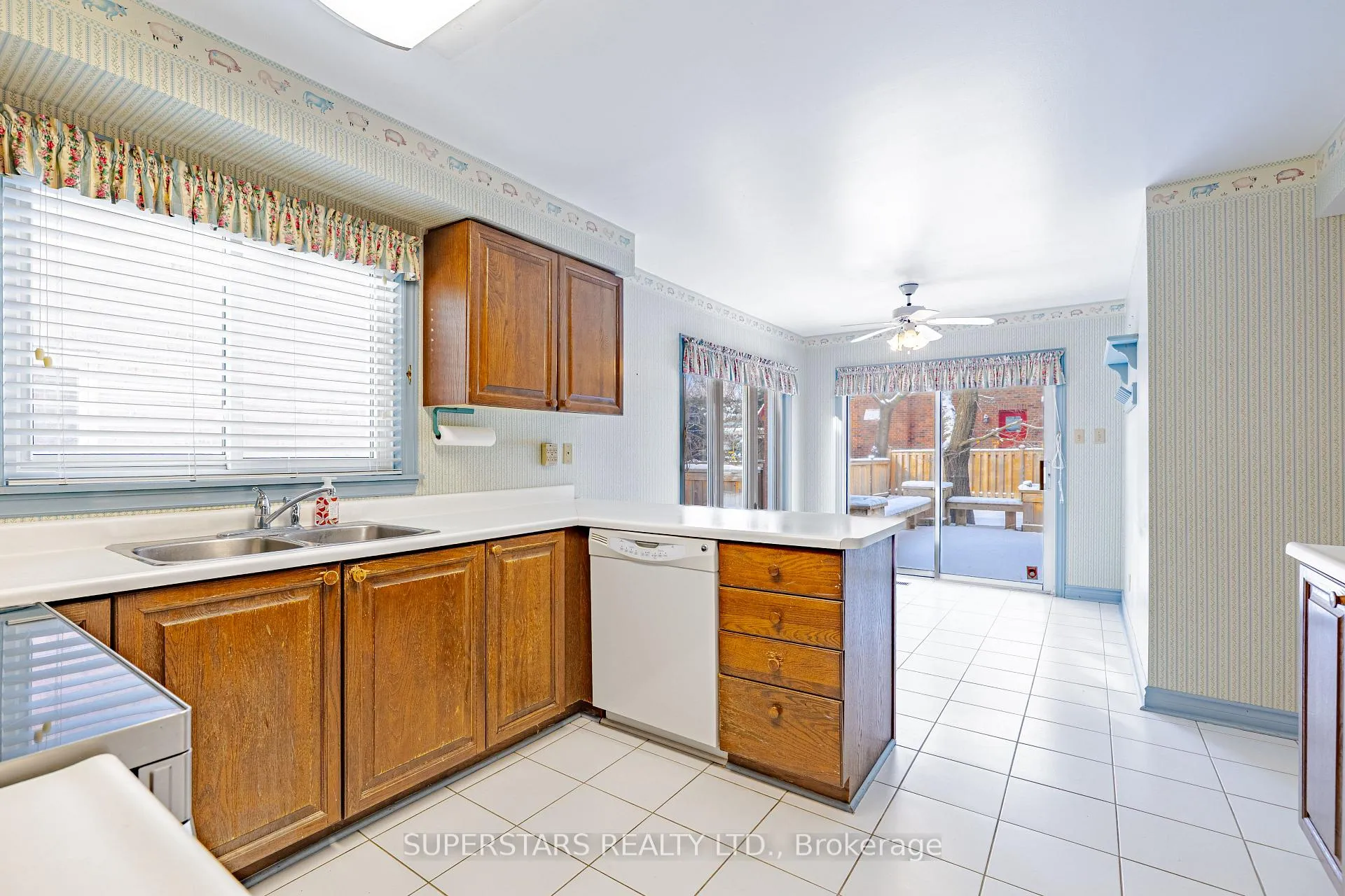 Photo 12 of 12 Aitken Circle, Markham, Unionville — HOMEH