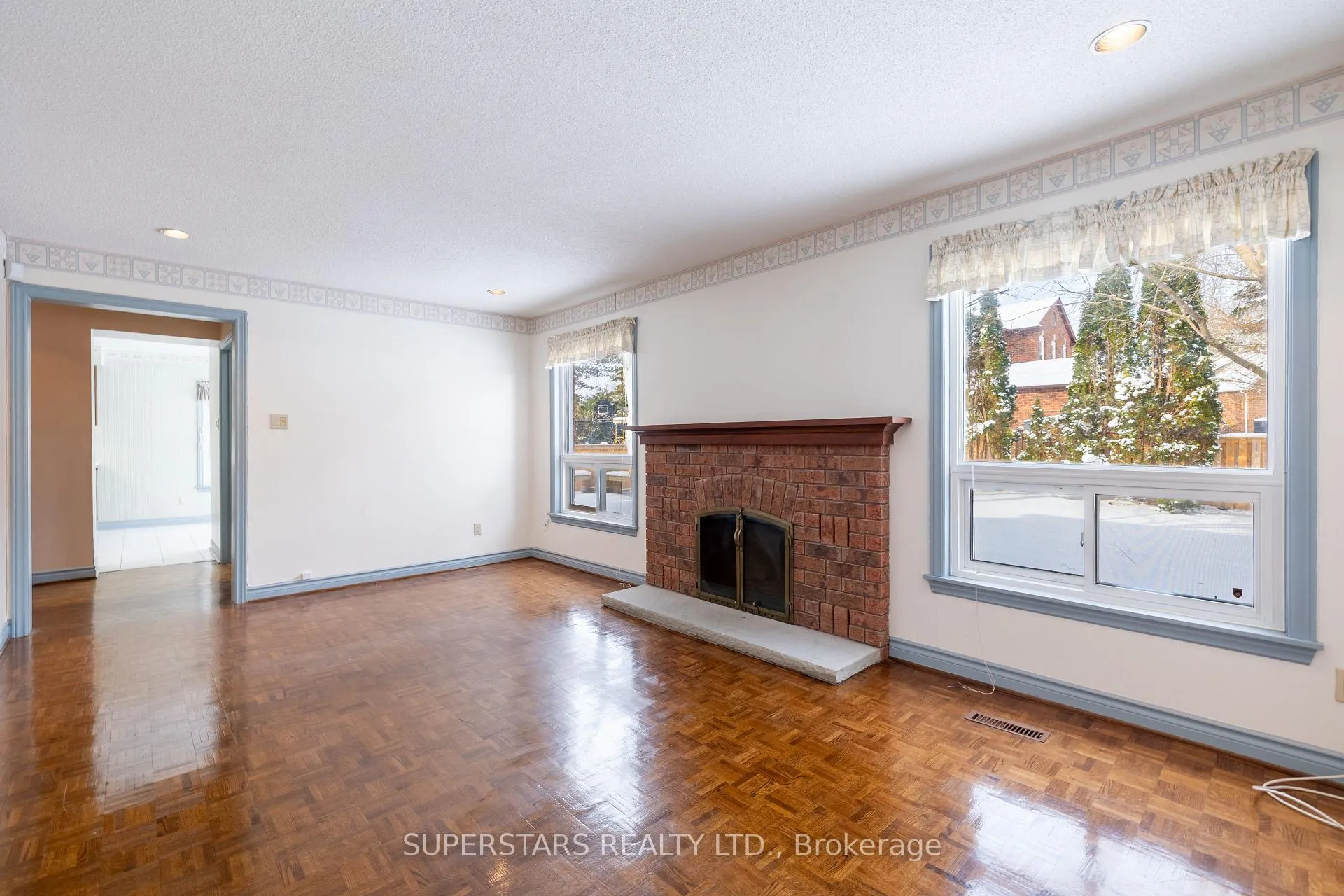 Photo 17 of 12 Aitken Circle, Markham, Unionville — HOMEH
