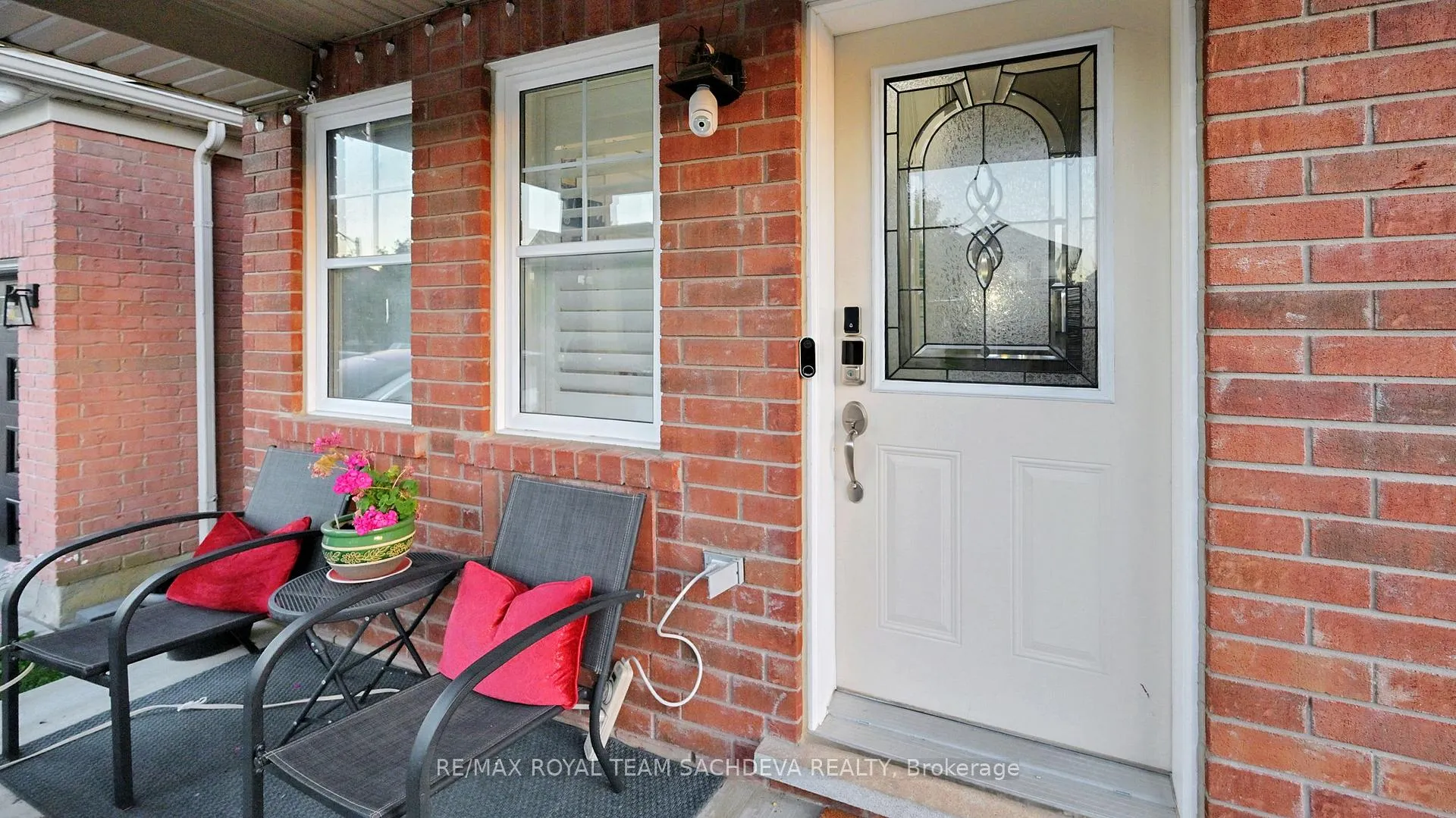 Photo 2 of 1809 Parkhurst Crescent, Pickering, Duffin Heights — HOMEH