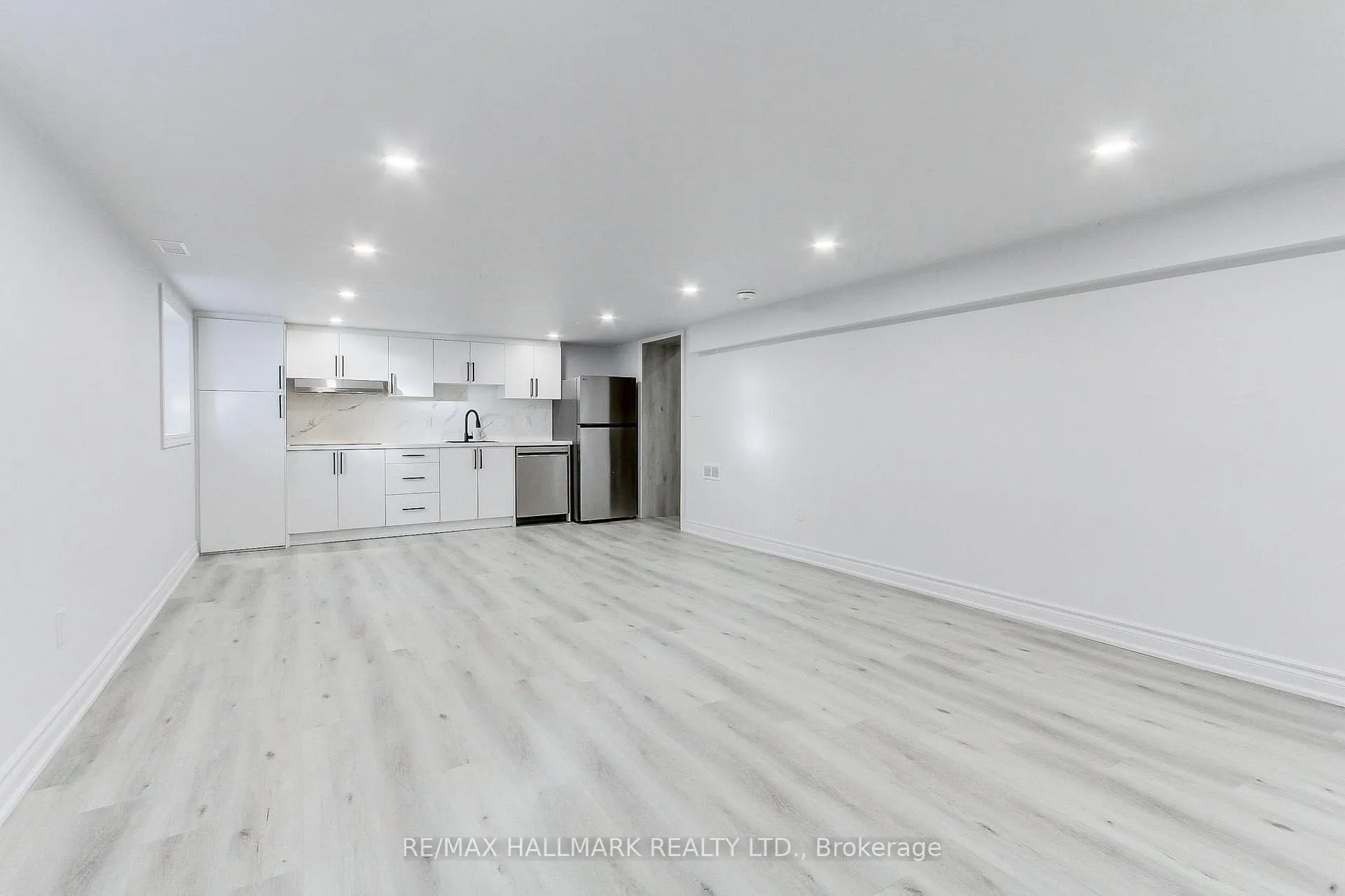 Photo 12 of Unit Secondary Suite/Basement, 25B Knowles Crescent, Aurora, Aurora Highlands — HOMEH