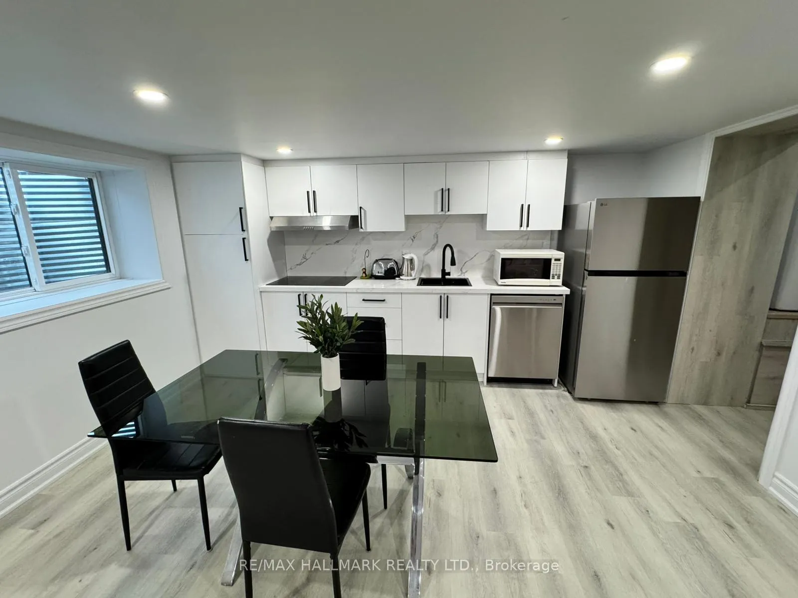 Photo 13 of Unit Secondary Suite/Basement, 25B Knowles Crescent, Aurora, Aurora Highlands — HOMEH