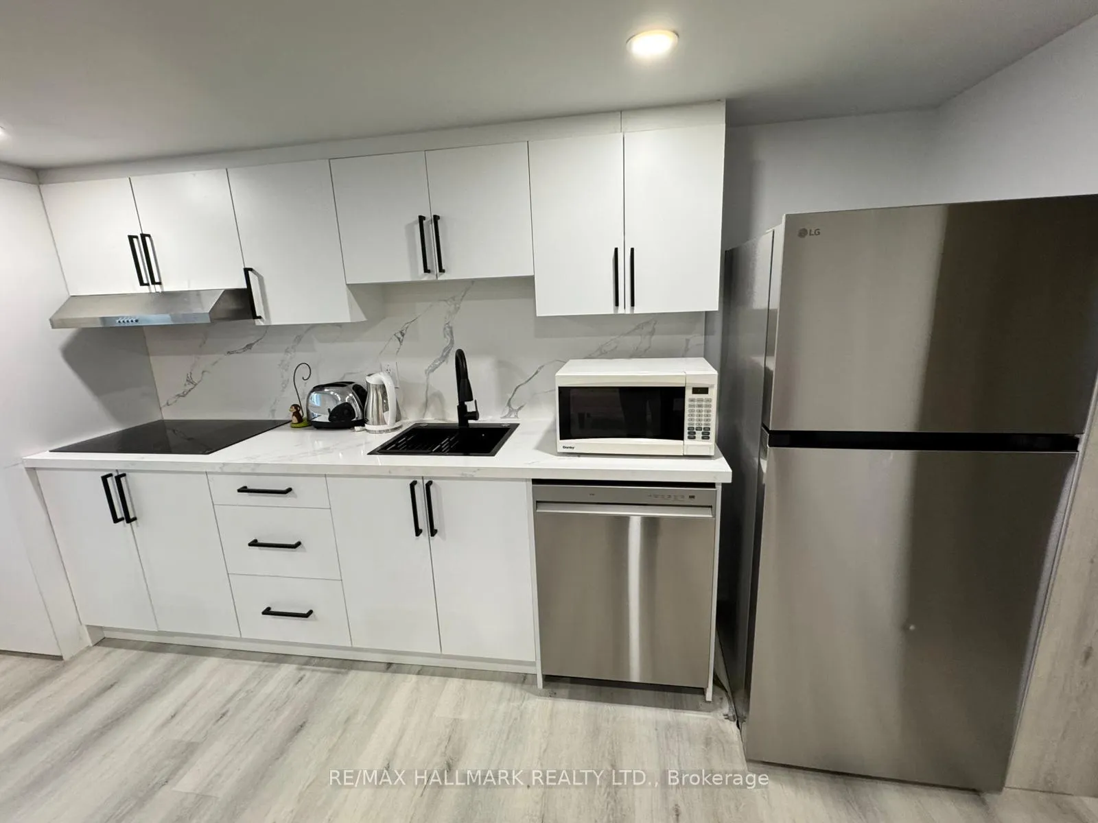 Photo 16 of Unit Secondary Suite/Basement, 25B Knowles Crescent, Aurora, Aurora Highlands — HOMEH