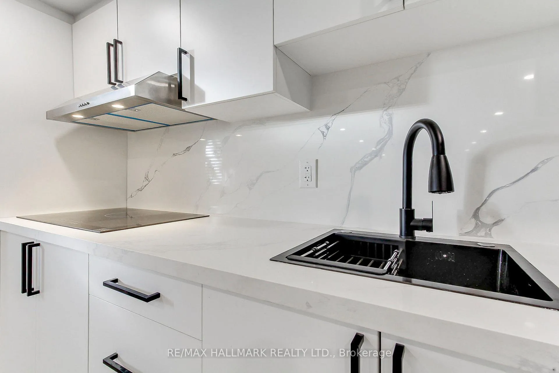 Photo 18 of Unit Secondary Suite/Basement, 25B Knowles Crescent, Aurora, Aurora Highlands — HOMEH