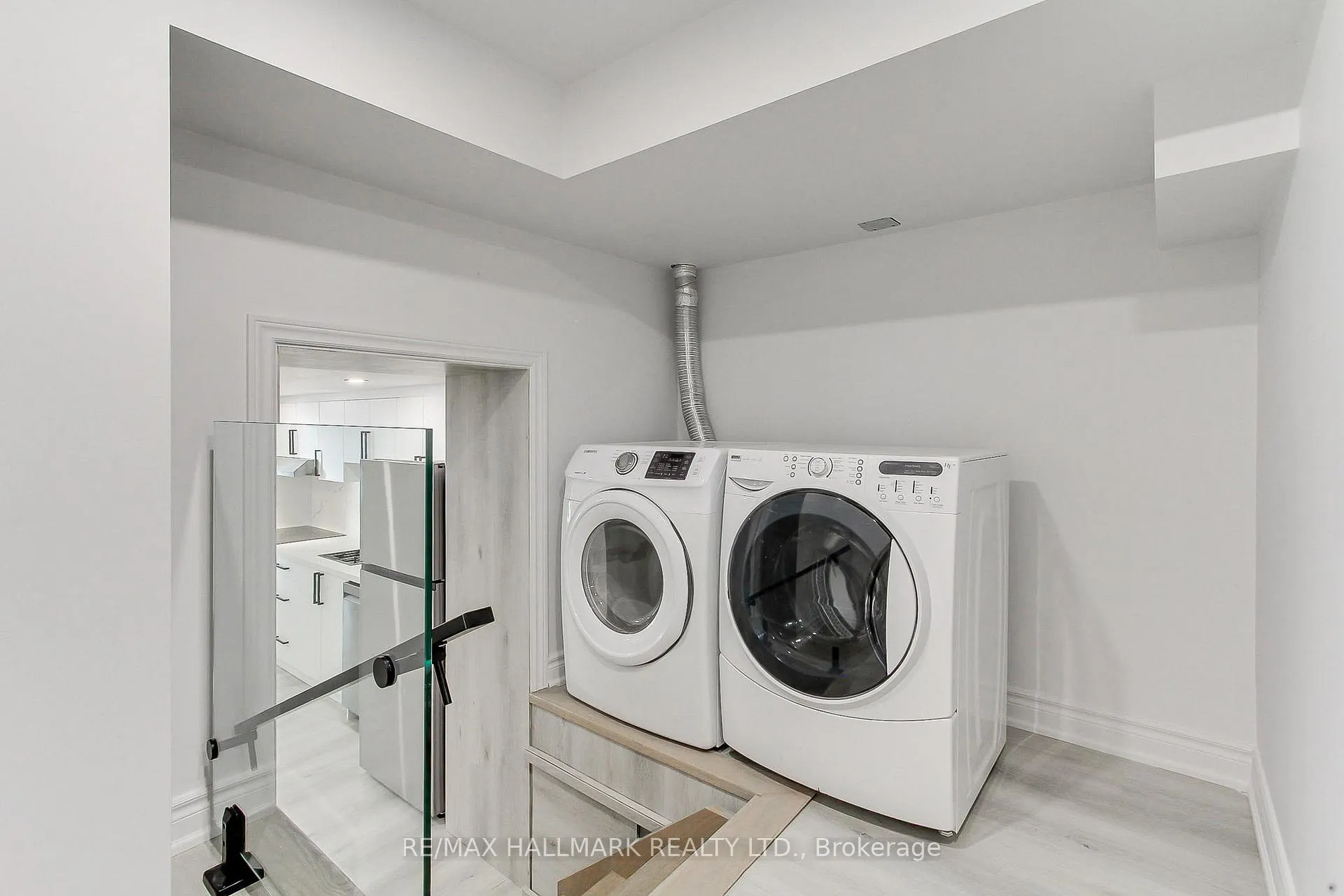Photo 20 of Unit Secondary Suite/Basement, 25B Knowles Crescent, Aurora, Aurora Highlands — HOMEH